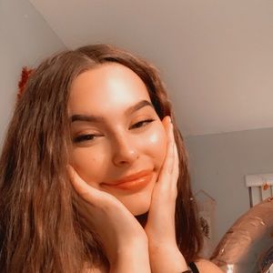 Meet your Posher, Brianna